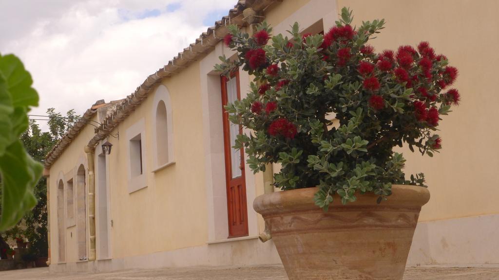 La Suma Sumalia Bed & Breakfast Noto Exterior photo
